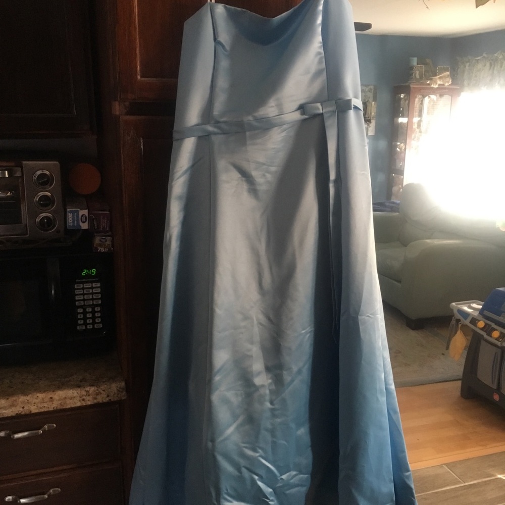 Light blue strapless floor length gown EUC